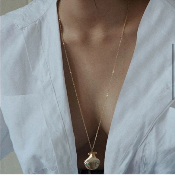 18k Gold Plated Shell Long Necklace With Stones - Picture 9 of 10